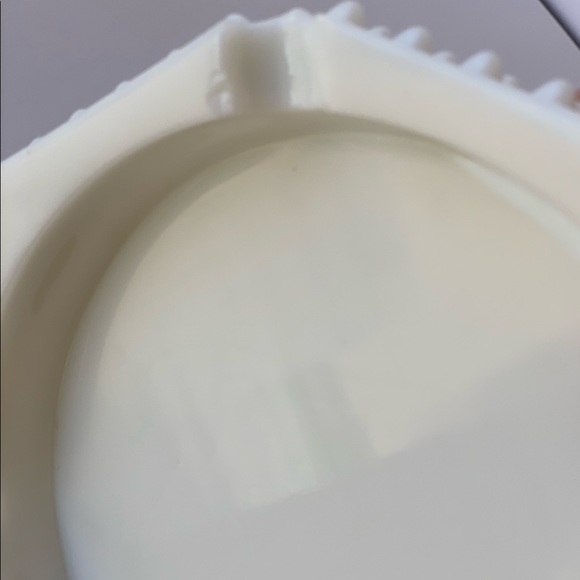 1950s mid-century milk glass octagonal ashtray in hobnail pattern by Fenton - Picture 6 of 6